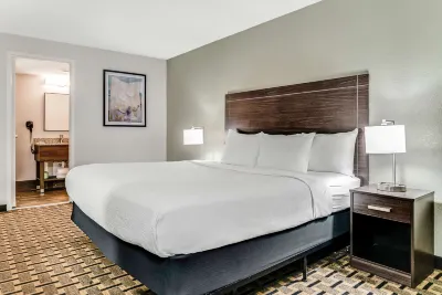 Quality Inn Detroit Downtown Hotels near University Tower