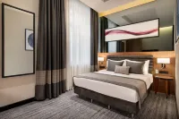 Travelodge by Wyndham Harbor City