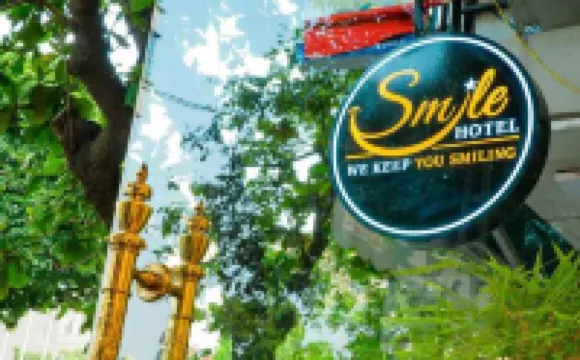 Smile Hotel Hotels near Chua Tran Quoe