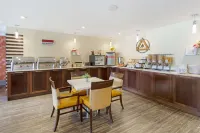 Best Western Plus Chateau Fort St. John - breakfast