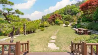 Yeosu Supsokae Pension Hotels in Йосу