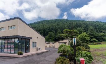 Jeju Albam Oreum House Pension