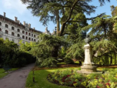 法國與吉斯酒店 布盧瓦酒店