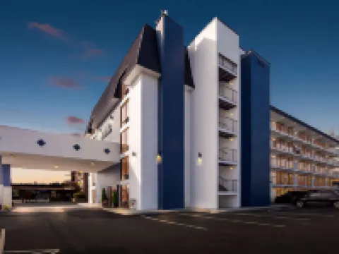 Clarion Inn & Suites Near the Leconte Center Pigeon Forge Hotels in Pigeon Forge