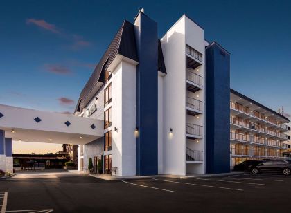 Clarion Inn & Suites Near the Leconte Center Pigeon Forge