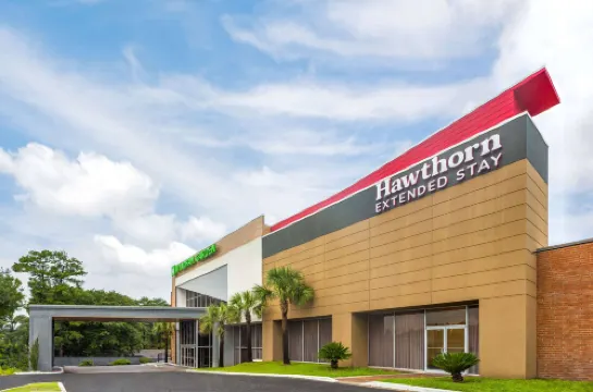 Hawthorn Extended Stay by Wyndham Columbia / Ft. Jackson - Parkplatz