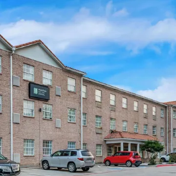 Hawthorn Suites by Wyndham Addison Galleria