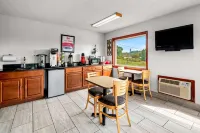 Econo Lodge - breakfast