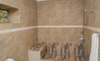 Large Cozy Room Including Free Breakfast