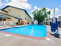 Super 8 by Wyndham Hutchinson Hotels in Reno County