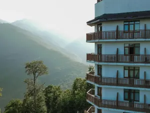 Green Flow Hotel