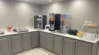 Homegate Inn and Suites Collierville TN - Breakfast