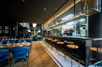 Holiday Inn & Suites OTTAWA KANATA by IHG - bar