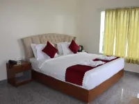 Oak Trek resort Hotels in Lansdowne