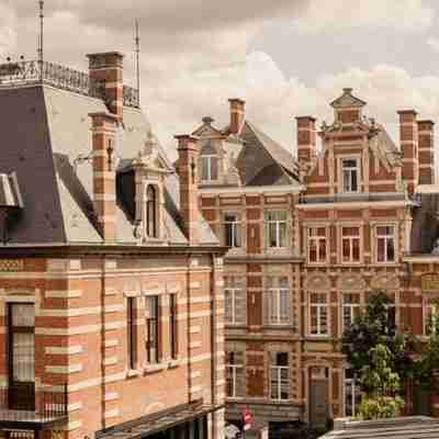 August Hotel Exterior