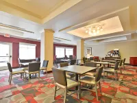Holiday Inn Express & Suites Detroit - Utica Hôtels à : Utica
