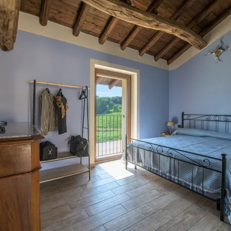 Charming Alessandria Retreat with Queen-sized Bed & Outdoor Pool