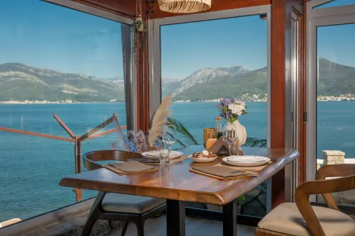 Seaview room in luxury villa with private beach - 3 stjerner