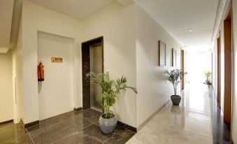 Saltstayz Select - Galleria Market & Golf Course Road