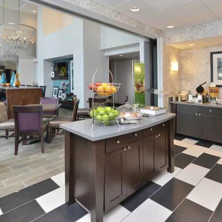 Hampton Inn & Suites des Moines Downtown