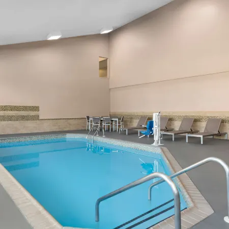 Country Inn & Suites by Radisson, Coon Rapids, MN