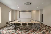 Ramada by Wyndham Bucharest Otopeni Airport Hotels in Otopeni