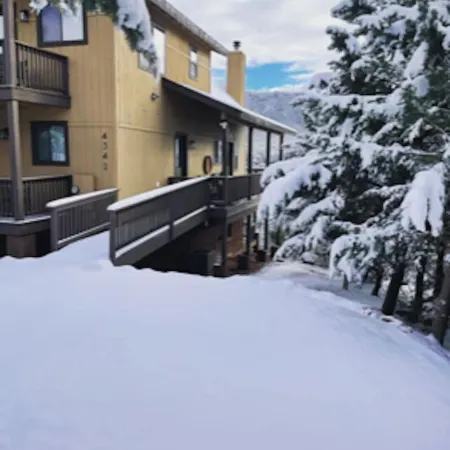 SPACIOUS High Country Lodge w/ Mnt Views!