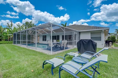 Beautiful Updated Home, Private Pool, Minutes from Downtown 5th Ave & Beaches!!!