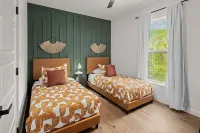 Pet-Friendly Bella Vista Home w/ King Bed, Kitchen & Trail Access