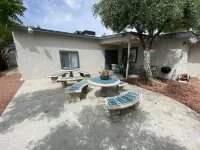 Beautiful 4-Bedroom Home;  5 Min from Strip Hotels in Downtown - Fremont Street