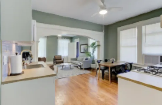 Modern and Stately Upper 2-bed in Historic Midtown