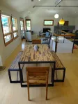 Wonderful Retreat Home On 1/2 Acre In Agoura Hills , Close To Malibu Beaches &