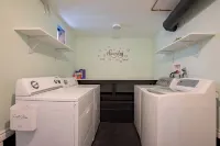 Pueblo Magíco: Modern-Rustic Central City Gem, Sleeps 12-14 Guests