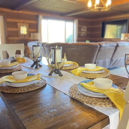 Cabin Guest Suite Retreat ft Million Dollar View!