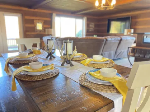 Cabin Guest Suite Retreat ft Million Dollar View!