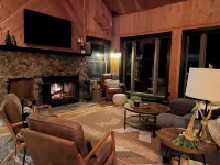 WALK TO SLOPES.  Make memories at Deerwoods, a traditional Mountain Lodge.