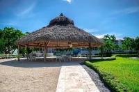 Overlooking The Marina and Ocean Includes Use of Golf Cart Pet-Friendly