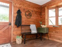 Private newly remodeled cabin on 10 acres next to the tiffin river Hotels in Fulton County