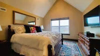 Life Is an Adventure! Lake & Mountain View, Private Hot Tub, Game Room