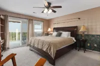 Smithville Lakehouse Country Living up to 15 guests! Hotels in Clay County