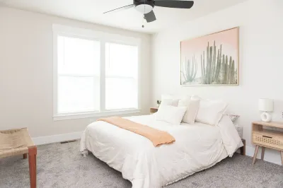 Modern townhome minutes from Billings' best shopping, family friendly community!