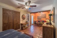 Charming Mexico-Style Casita