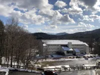 Sugarbush Mountainside Retreat - Ski in ski out