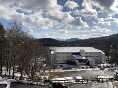 Sugarbush Mountainside Retreat - Ski in ski out