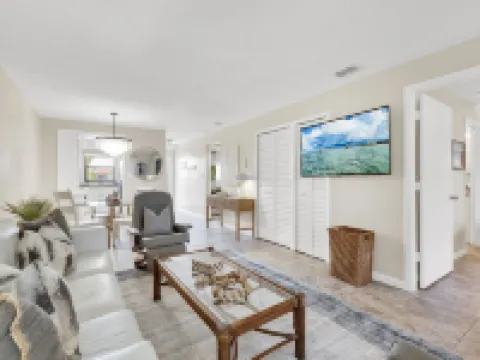 Renovated 5-Star Condo - Pool & Tennis – Near Fort Myers Beach Hotels in Iona