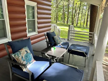 Cheerful 4 rooms Cabin with 2 bath near BU