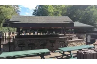 Lake George Diamond Point 3 Bed / 2 Ba two story Cabin