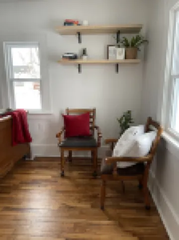 Cozy Cottage located near Czech Village and Newbo areas in Cedar Rapids, IA