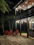 Jacuzzi, Fire Pit, Game Room, 10 min to BR, Backpacks, Hammock, Newly Remodeled