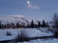 Lucky Star Cabin, A Mountain Modern Winthrop home on the Methow Trails system! Hotels in Winthrop